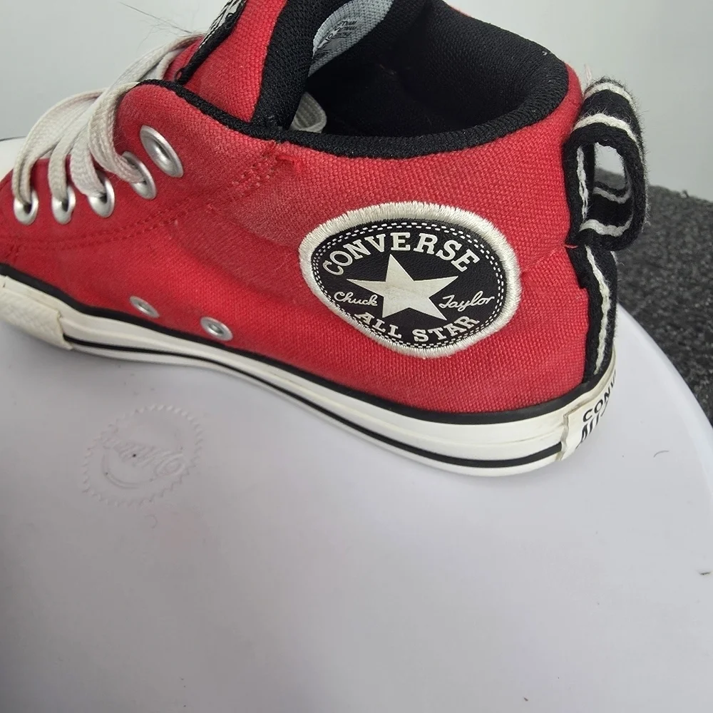 Converse Chuck Taylor All Star Street Mid Red Black A03836F Youth Size 1 Shoes